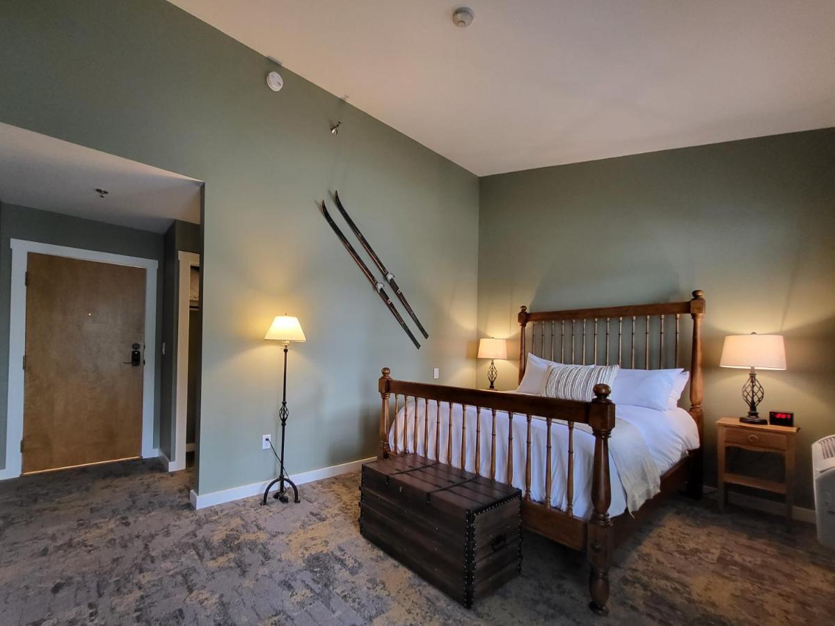 Queen Room with Balcony