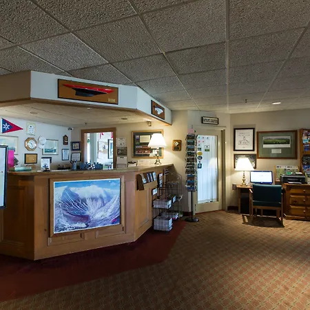 Commodores Inn-3